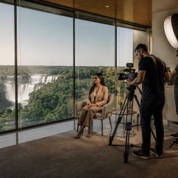 Imagem editorial para gestão de redes sociais em Foz do Iguaçu.